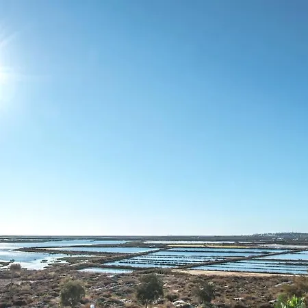 アパート A Gaivota Ria Formosa Waterfront Lux With Pool, Olhao, Algarve オリョン